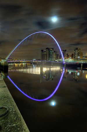 Millenium Bridge, Quayside, Newcastle, UK.